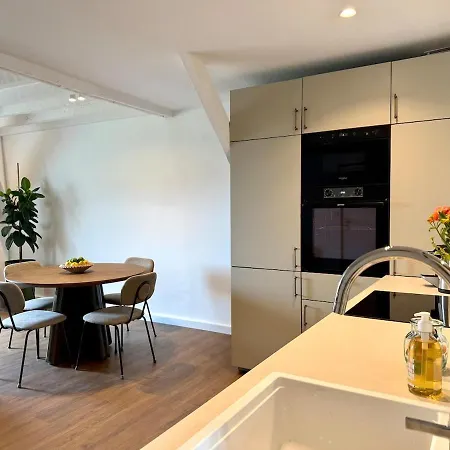 Appartement Centre Historique - Climatisation & Garage Prive